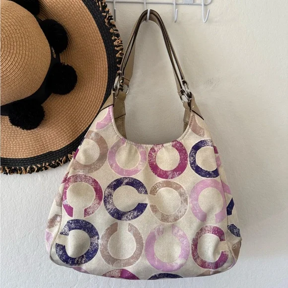 COACH Madison Signature Distressed OP Art Maggie
Shoulder Bag Hobo RARE - Picture 3 of 16
